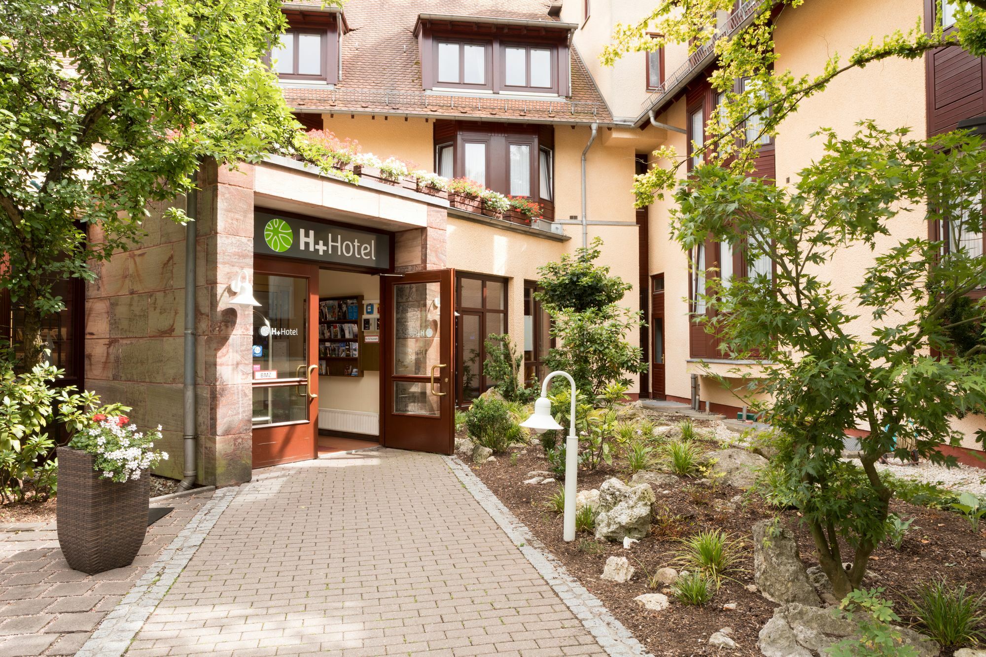 H+ Hotel Nürnberg Exterior foto
